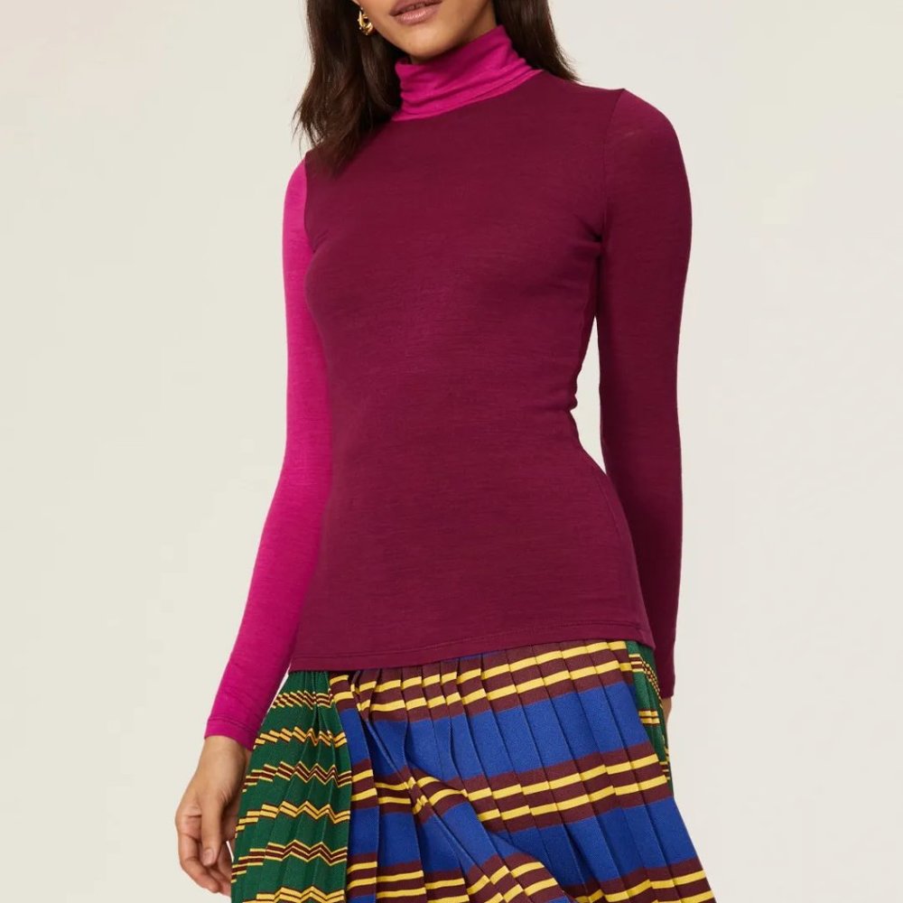 SFIZIO - Suave Turtleneck Blouse in Fuchsia